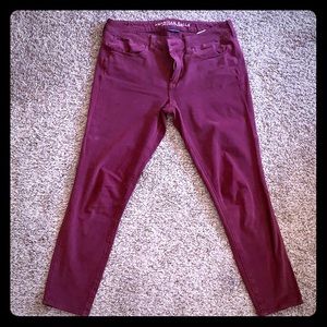 Wine-colored AEO ankle denim